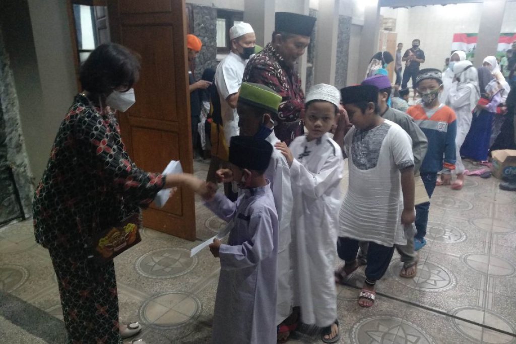 ATM - Ketua DPRD Kota Malang Salurkan Santunan Ratusan Anak Yatim