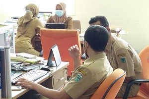 Ilustrasi ASN yang tengah bekerja di Balaikota Among Tani. (ws2) - Dugaan Gratifikasi, Fenomena Pensiun Dini Pejabat Kota Batu Marak