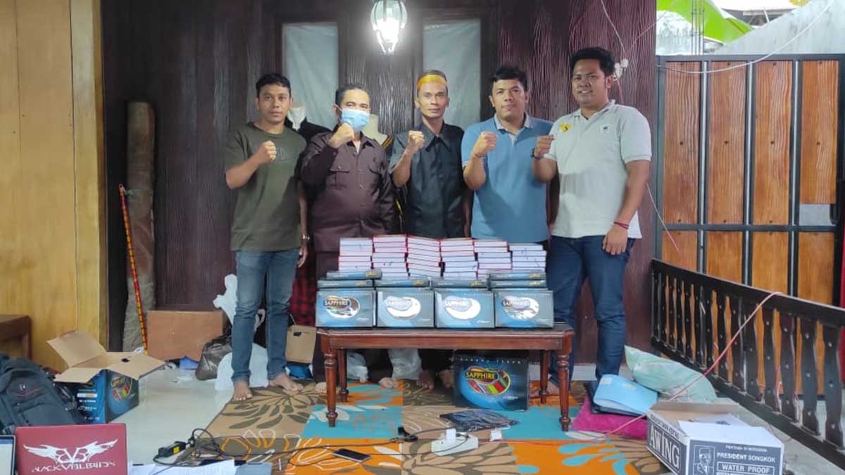 Kapolresta Banyuwangi Wakafkan 100 Al-Qur'an dan 100 Sarung Kepada KSSS