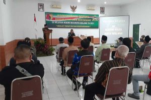 Kasdim 0833 Mayor Arm Chairul Effendy, membacakan sambutan Dandim 0833. (ist) - Kodim 0833 Kota Malang Gelar Komsos dengan Komponen Masyarakat