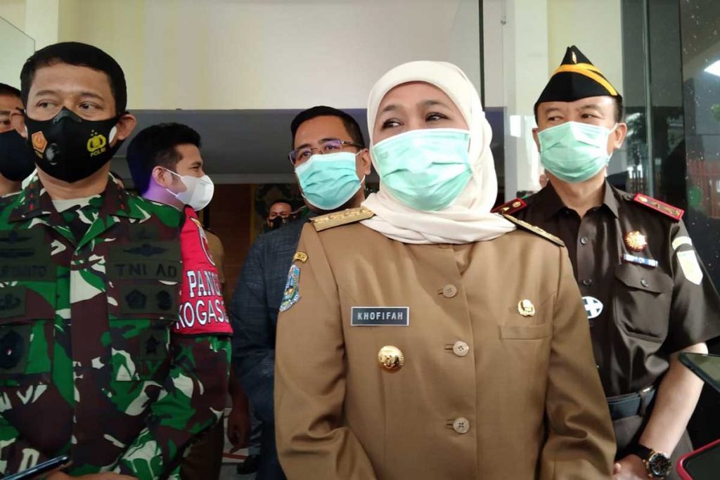 Khofifah Indar Parawansa menjelaskan bantuan BNPB. (ws1) - BNPB Salurkan Bantuan Rp3,5 M Korban Gempa Kabupaten Malang dan Lumajang