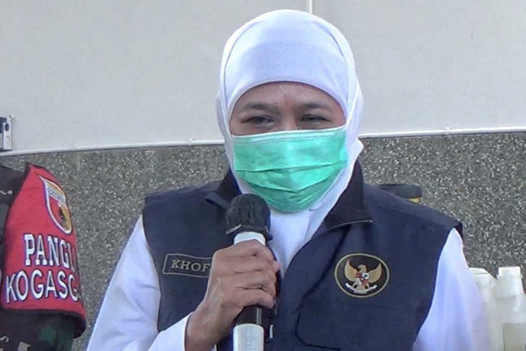 Khofifah menjelaskan kunjunganmyankali ini di Malang. (ist) - Jum'at Agung, Gubernur Jawa Timur Tinjau Gereja di Malang