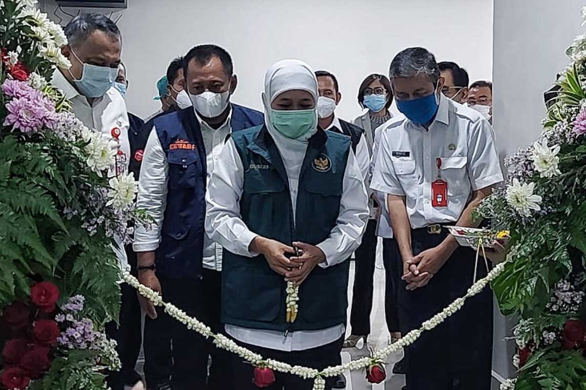 Khofifah meresmikan Unit Baru Hemodialisa. (ist) - Gubernur Jatim Resmikan Unit Baru Hemodialisa RSSA