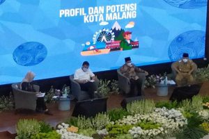 Kunjungan Menko Marves Luhut Binsar Pandjaitan di Graha Pancasila Balaikota Among Tani. (ws2) - Apresiasi Potensi Malang Raya, Menko Marves Dorong Pembangunan Kereta Gantung