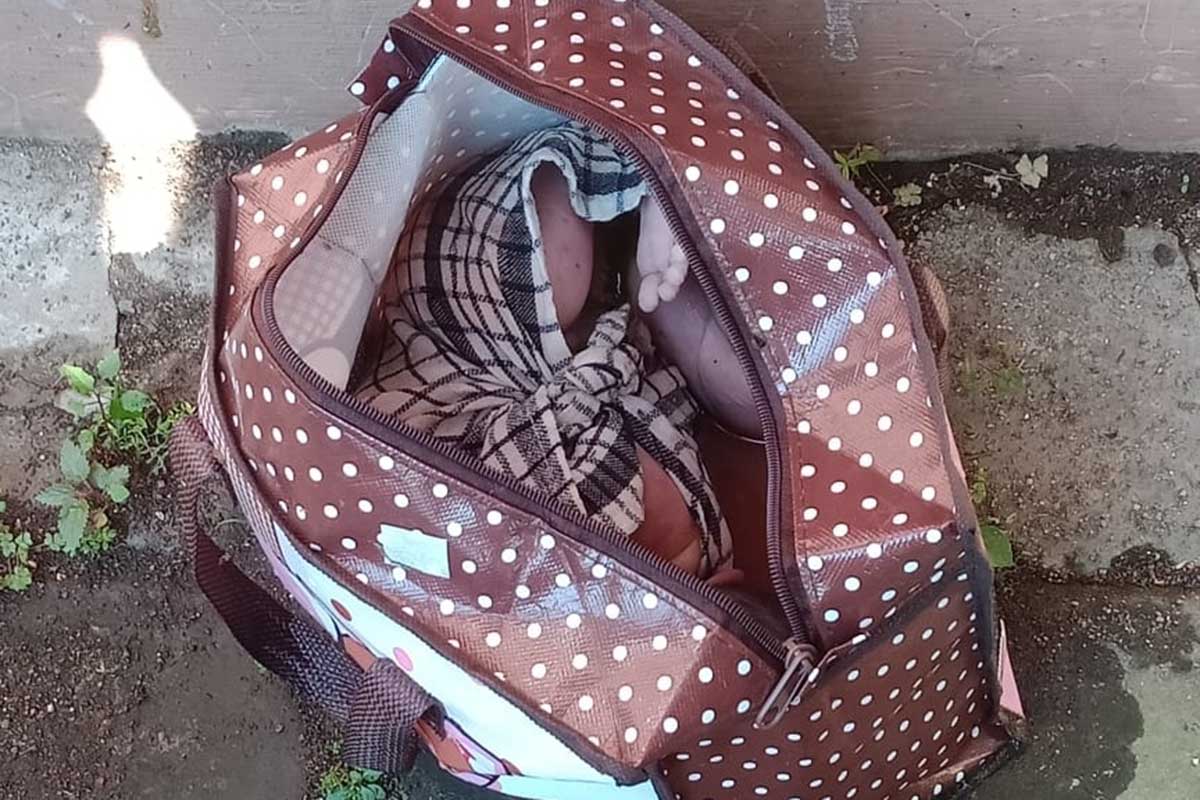 Mayat bayi dalam tas. (ist) - Mayat Bayi dalam Tas Gegerkan Simpang Kepuh