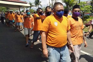 Para tersangka kasus narkoba yang ditangkap pada 2 bulan terakhir oleh Polres Batu. (ws2) - Jelang Ramadan, Polres Batu Cokok 26 Budak Sabu