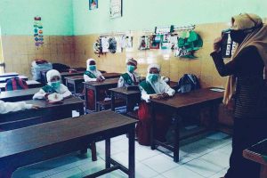 Pembelajaran Tatap Muka di salah satu SD. (ws1) - Respon Pembelajaran Tatap Muka, Begini Tanggapan Guru dan Orang Tua