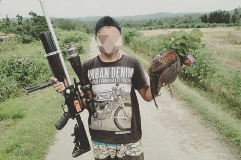 Pemburu liar Ayam Hutan Hijau. (ist) - Hampir Punah, Populasi Ayam Hutan Hijau Menurun Drastis Akibat Perburuan Liar