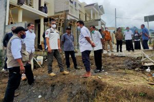Pemkot Batu sidak hunian ilegal di Kota Batu. (ws2) - Penyerahan PSU Minim, DPKPP Targetkan 40 Pengembang Akhir Tahun 2021