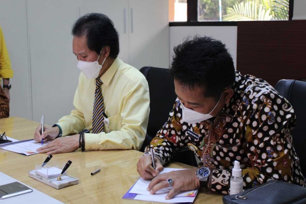 Penandatanganan MoU. (ist) - Pengalaman Pendampingan RTRW, ITN Malang Siap Kawal Kabupaten Mahakam Ulu