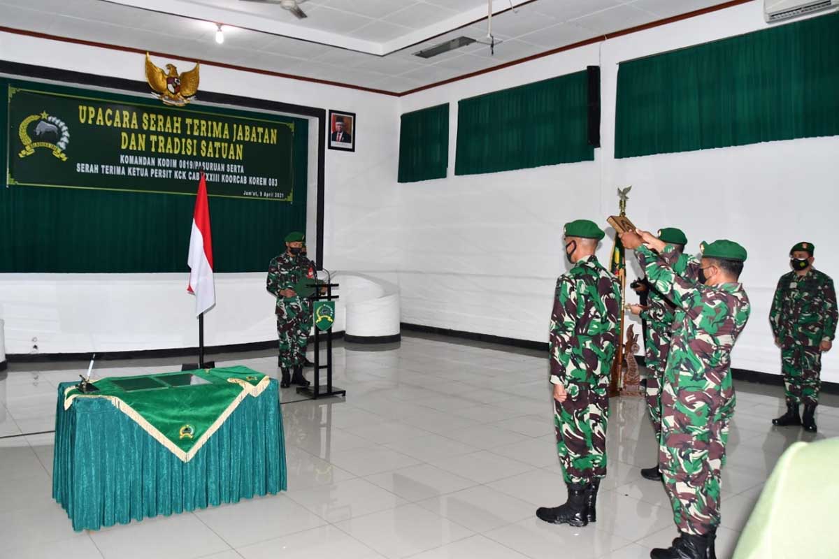 Pengambilan sumpah jabatan Dandim 0819/Pasuruan. (ist) - Danrem 083/Bdj Pimpin Sertijab Dandim 0819/Pasuruan