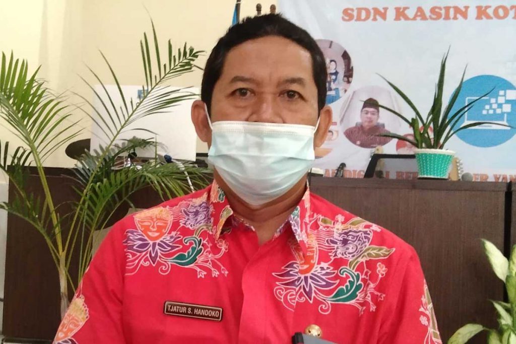 Pengawas SDN Kasin dari Dinas Pendidikan Kota Malang, Drs Tjatur S. Handoko MM. (ws1) - Simulasi Luring, SDN Kasin Siap Pembelajaran Tatap Muka 19 April 2021