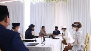 Presiden Jokowi sebagai saksi pernikahan Atta-Aurel. (ist) - Presiden Jokowi dan Menhan Prabowo Jadi Saksi Pernikahan Atta-Aurel