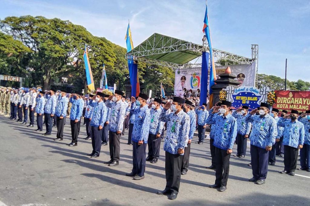 Prosesi Upacara HUT Ke-107 Kota Malang. (ws1) - Sutiaji: Berbagai Capaian Jadi Kado HUT Ke-107 Kota Malang