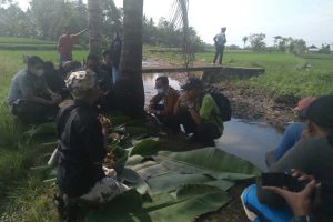 Ritual Mbedah Bumi yang dilakukan yang dilakukan oleh suku Osing, Kamis (8/4/2021) - Mbedah Bumi Ritual Adat Suku Osing Banyuwangi