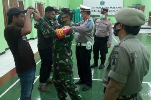 Setelah diberi teguran dan pengarahan, pelanggar diberikan masker gratis. (ist) - Meski 85% Masyarakat Paham Prokes, Masih Ada Saja Pelanggar