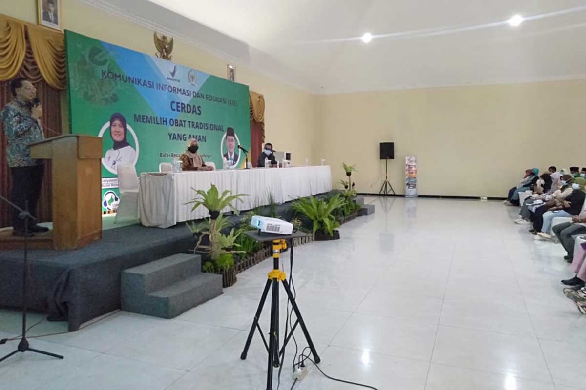 Sosialisasi KIE oleh DPR RI Komisi IX. (ws2/rhd) - DPR RI Soroti Kota Batu, Harapkan Dinkes Pro Aktif pada PIRT