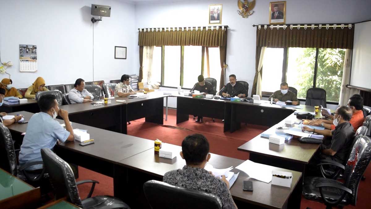 Suasana rapat di kantor DPRD Kabupaten Trenggalek (Foto/Fals Yudistira/Memo X) - Pansus LKPJ Akan Libatkan OPD Terkait Capaian APBD 2020