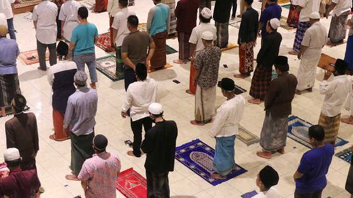 Tarawih di tengah pandemi. (ist) - Simak Panduan Terbaru Pemerintah Soal Salat Tarawih hingga Buka Bersama di Ramadan 2021