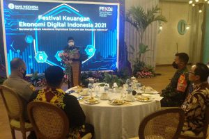 Walikota Malang Sutiaji menyampaikan pentingnya digitalisasi ekonomi keuangan di Kota Malang. (rhd) - FEKDI 2021 Dukung Percepatan Digitalisasi Ekonomi Keuangan di Kota Malang