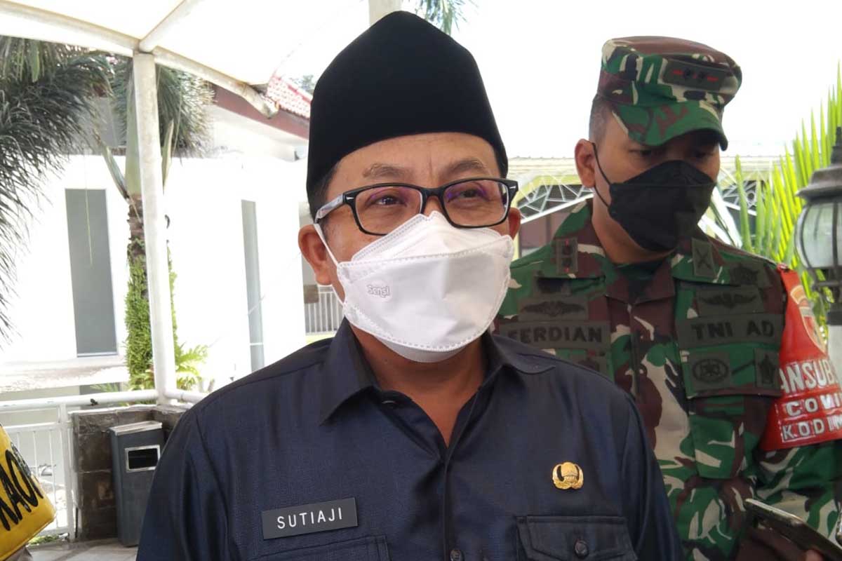 Walikota bersama Forkopimda mengikuti monev di NCC Balaikota. (ws1) - Evaluasi PPKM Mikro Tren Kota Malang Menurun, Ketentuan Zona Diperketat