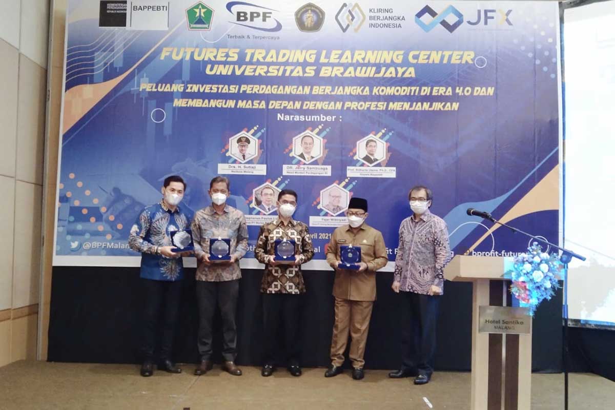 Walikota bersama JFX, KBI, BPF Malang. (ws1) - BPF Malang Gandeng FTLC UB Perluas Literasi Perdagangan Berjangka Komoditi