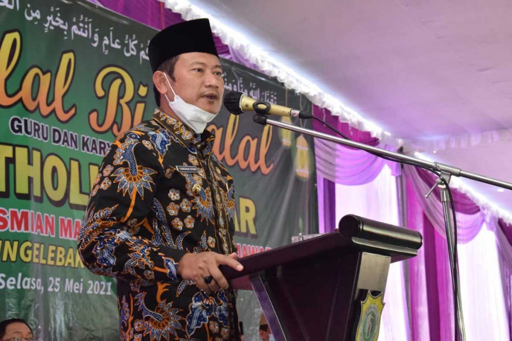 Bupati Yes Meresmikan Maspion Bazar UMKM Mawar Pondok Pesantren