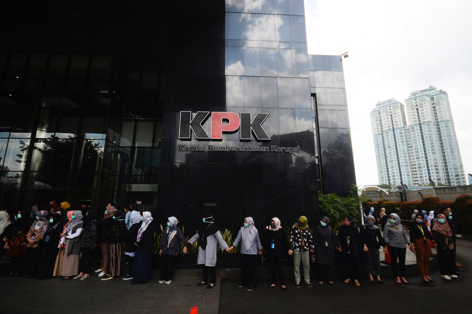 aksi solidaritas lawan teror oleh pegawai kpk