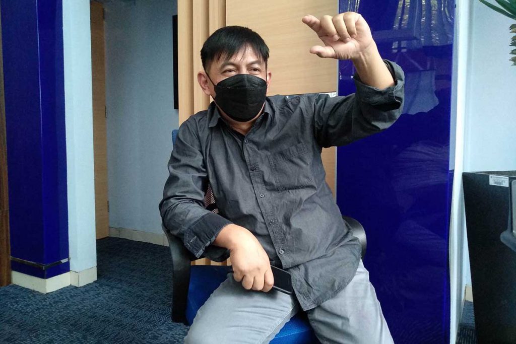 Humas Polinema, Joko Setiono SE, menjelaskan SBMPN 2021. (rhd) - Polinema Buka Jalur SBMPN 2021 pada 10 Mei-10 Juni