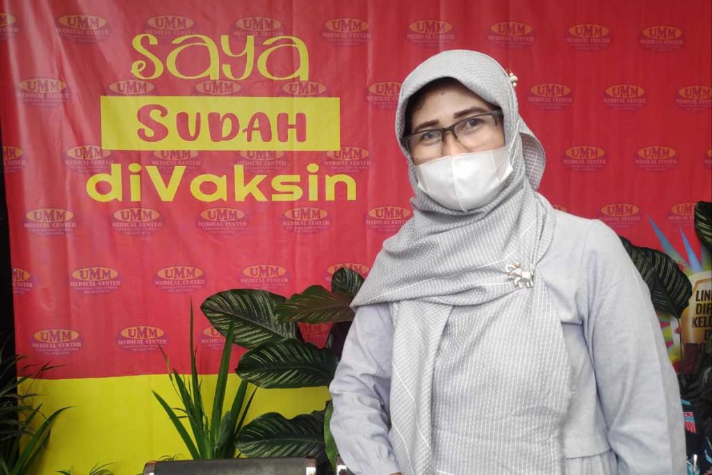 Kabag Kepegawaian ITN Malang, Nuning Irawati AMd, usai divaksin. (ist) - 260 Dosen dan Staf ITN Malang Vaksinasi Tahap Pertama
