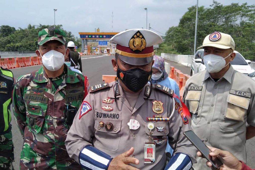 Kepala Unit Pengaturan Penjagaan Pengawalan dan Patroli (Kanit Turjawali) Satlantas Polresta Malang Kota, AKP Suwarno. (ws1) - Tim Gabungan Amankan Penyekatan Exit Tol Madyopuro
