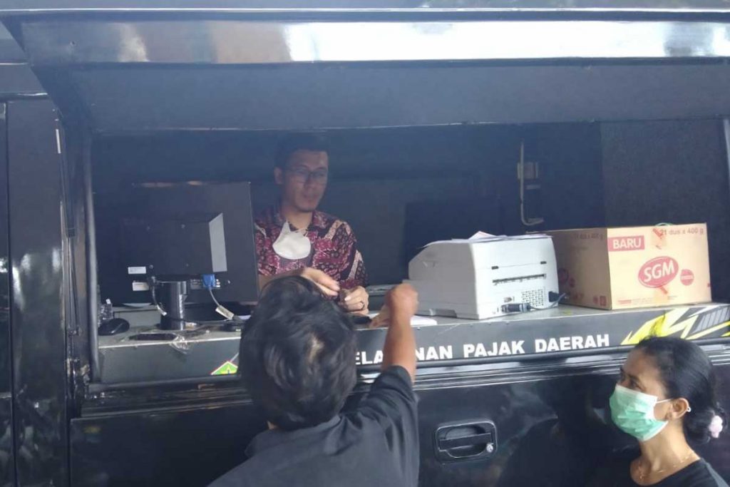 Pembayaran PBB melalui Mobile Banking. (ws1) - Bapenda Sambang Kelurahan Jemput Bola Layani Masyarakat