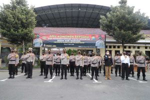 Tiada Maaf Bagi Anggota yang Menyalahgunakan Narkoba - Polres Kediri Gelar Apel Penandatanganan Pakta Integritas