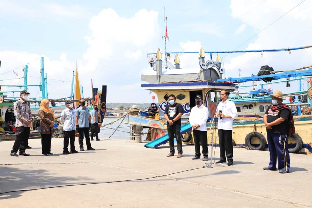 Tinjau PPDI Brondong Lamongan, Presiden Jokowi Sanggupi Perbaikan Fasilitas Pelabuhan