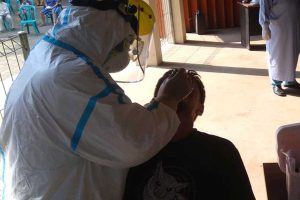 Salah satu warga klaster di tes swab antigen. (ist) - Kota Malang Panen Tiga Klaster Baru Usai Lebaran