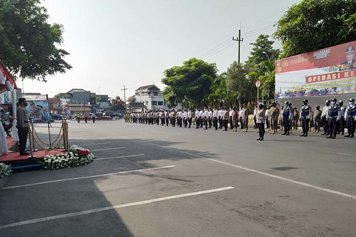 Suasana gelar Ops Ketupat Semeru di Alun-alun Kota Batu. (ws2) - Ops Ketupat Semeru Dimulai, Wilayah Aglomerasi Bukan Untuk Mudik
