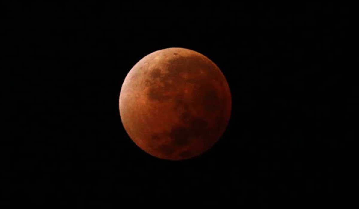 Super blood moon. (ist) - Jangan Lewatkan! Fenomena Langka Gerhana Bulan Total Malam Ini