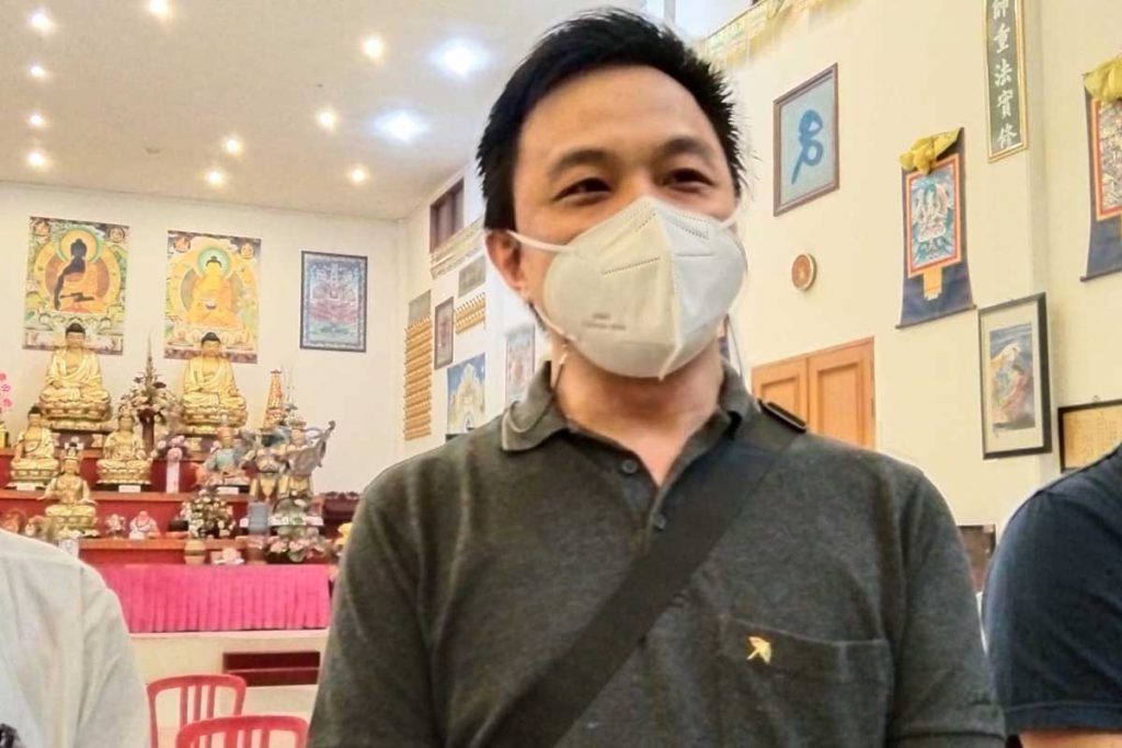 Wakil Sekretaris Vihara Vajra Bumi Kertanegara, Yohanes Franciosa. (ws1) - Hanya 15 Orang Jalani Ibadah Waisak di Vihara Vajra Dieng