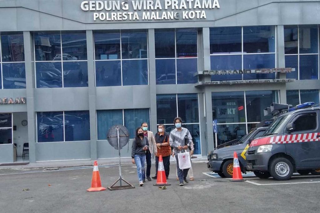 Beberapa hari yang lalu kuasa hukum bersama korban yang berbeda di SPKT. (jaz) - Polresta Makota Amankan Bos The Nine, Bakal Rilis Status Tersangka