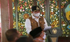Bupati Bangkalan Abdul Latif Imron. (ist) - Makin Ganas! Nakes Bangkalan Kembali Terjangkit Covid-19