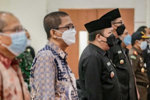 Bupati Hendy dan Wabup Gus Firjaun saat menghadiri acara Peluncuran Aplikasi Tilik Desa dan Posbakum. (ist) - Aplikasi Tilik Desa dan Posbakum, Permudah Pelayanan Hukum di Jember