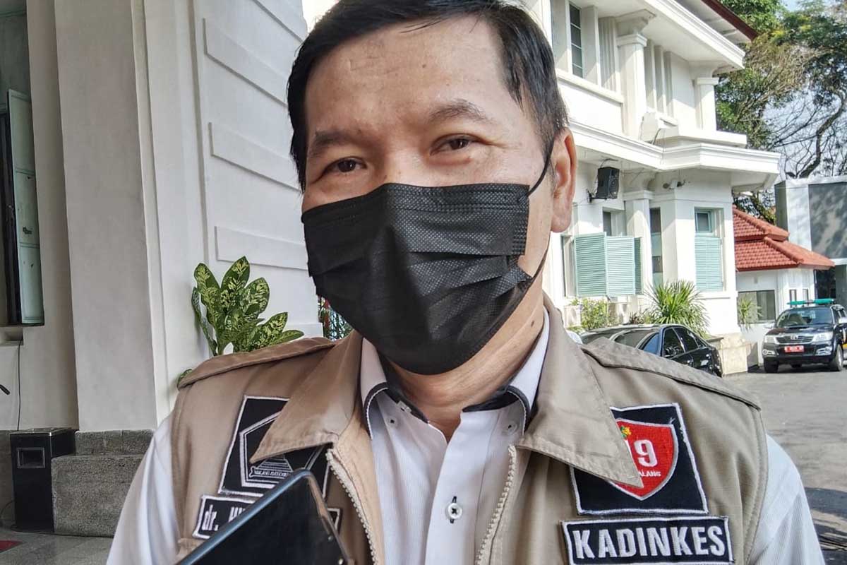 Kadinkes Kota Malang, dr Husnul Muarif. (jaz) - Dinkes Kota Malang Siapkan AstraZeneca untuk Vaksinasi Ojol