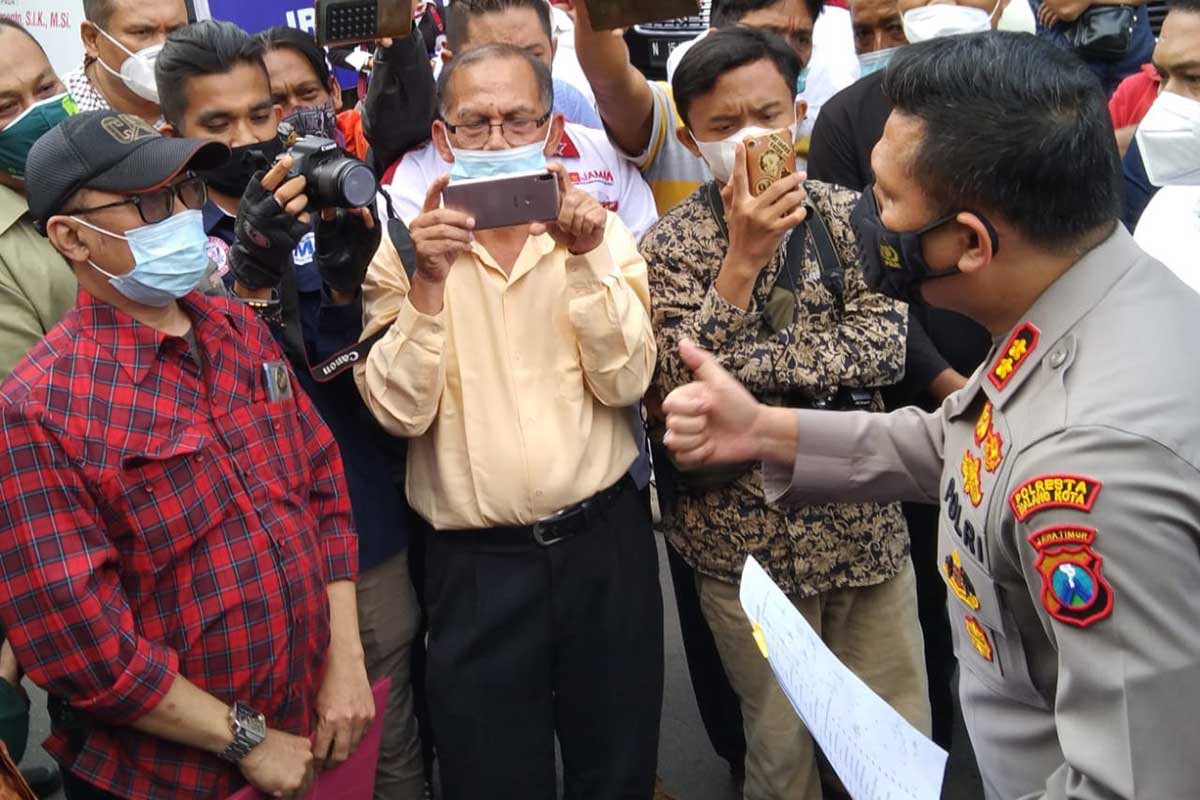 Kapolresta Makota, AKBP Budi Hermanto SIK MSi menemui kuasa hukum korban kekerasan. (jaz) - Terkait Kekerasan Karyawan, Kapolresta: Tidak Ada Yang Kebal Hukum