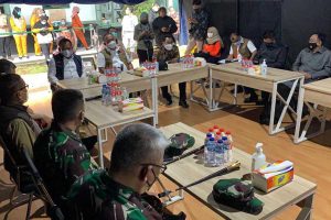 Kepala BNPB saat mengunjungi RS Lapangan di Malang. (ist) - BNPB Kuatkan Pembatasan Soal Mutasi Virus B117