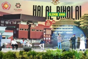 Para Bupati dan Wakil Bupati mengenang kembali masa kuliah di UMM. (rhd) - IKA UMM Perkuat Jaringan Demi Misi Majukan UMM Untuk Bangsa