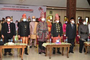 Peringatan Hari Lahir Pancasila, Forkopimda Lamongan Nampak Kenakan Baju Adat