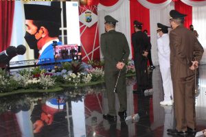 Forpimda Kota Malang menyimak amanah Presiden RI Joko Widodo. (ist) - Forpimda Kota Malang Peringati HUT ke-75 Bhayangkara Virtual Bersama Presiden RI