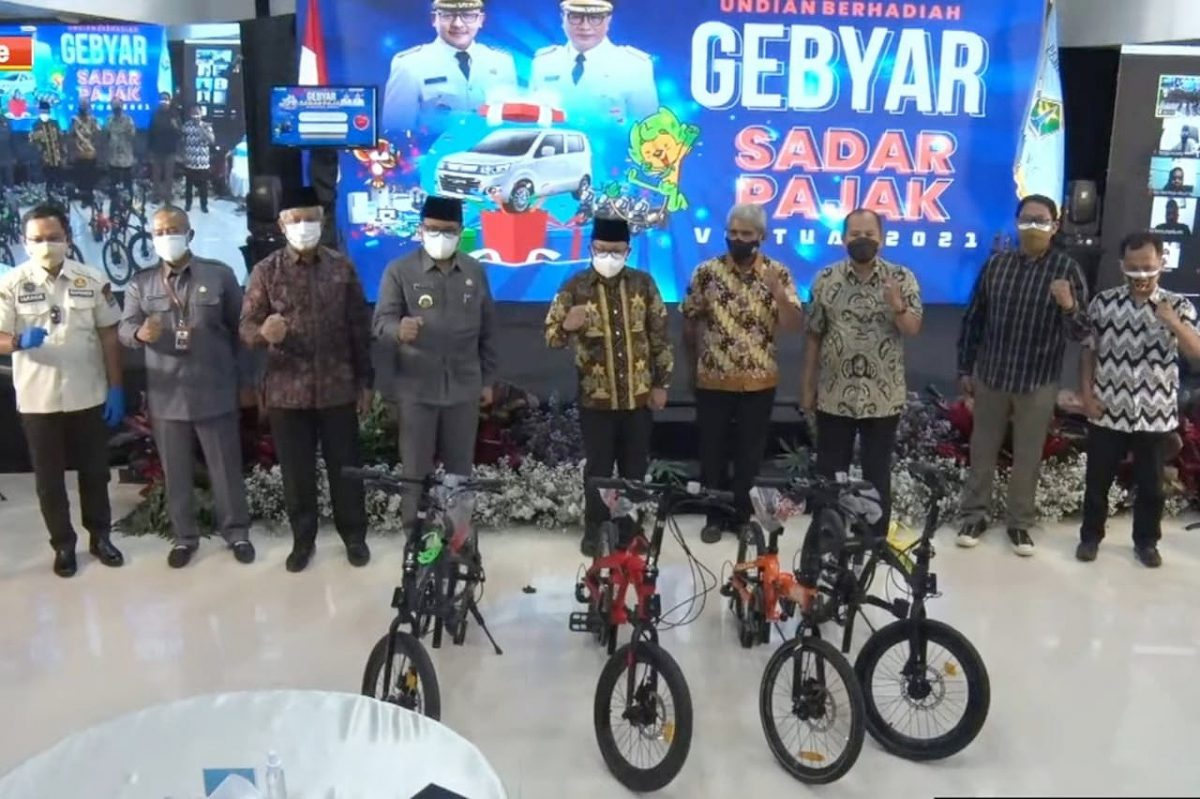 Forkopimda Kota Malang dalam pengundian Bapenda Gebyar Sadar Pajak 2021.