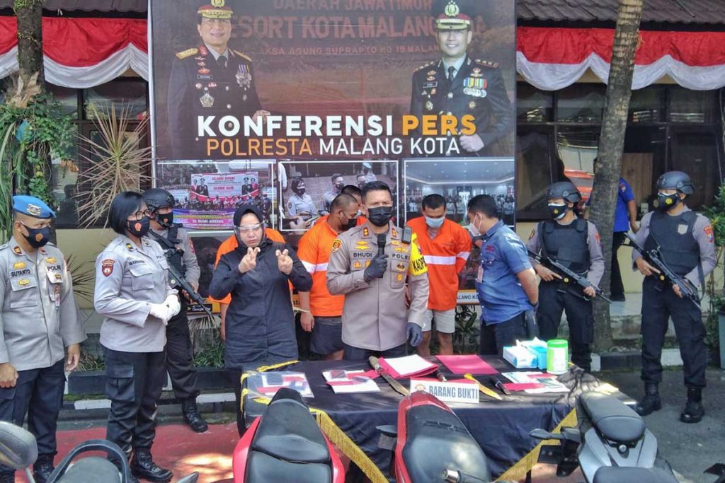 Kapolresta Malang Kota, AKBP Budi Hermanto, saat rilis Sikat Semeru 2021. (jaz) - Operasi Sikat Semeru, Polresta Makota Amankan 51 Pelaku Tindak Kriminal
