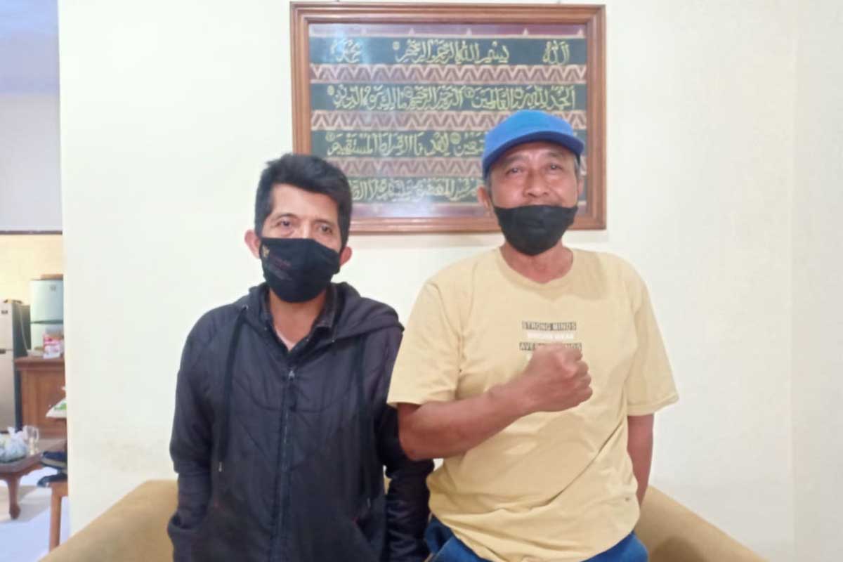 Ketua HPPA Desa Tamansuruh, Mahdi dan ketua LSM Macan Putih, Suparmin - Proyek HIPPA Tamansuruh sudah Sesuai Spesifikasi